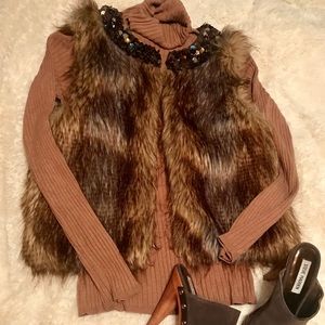 Good used condition Express brown faux fur vest-SM